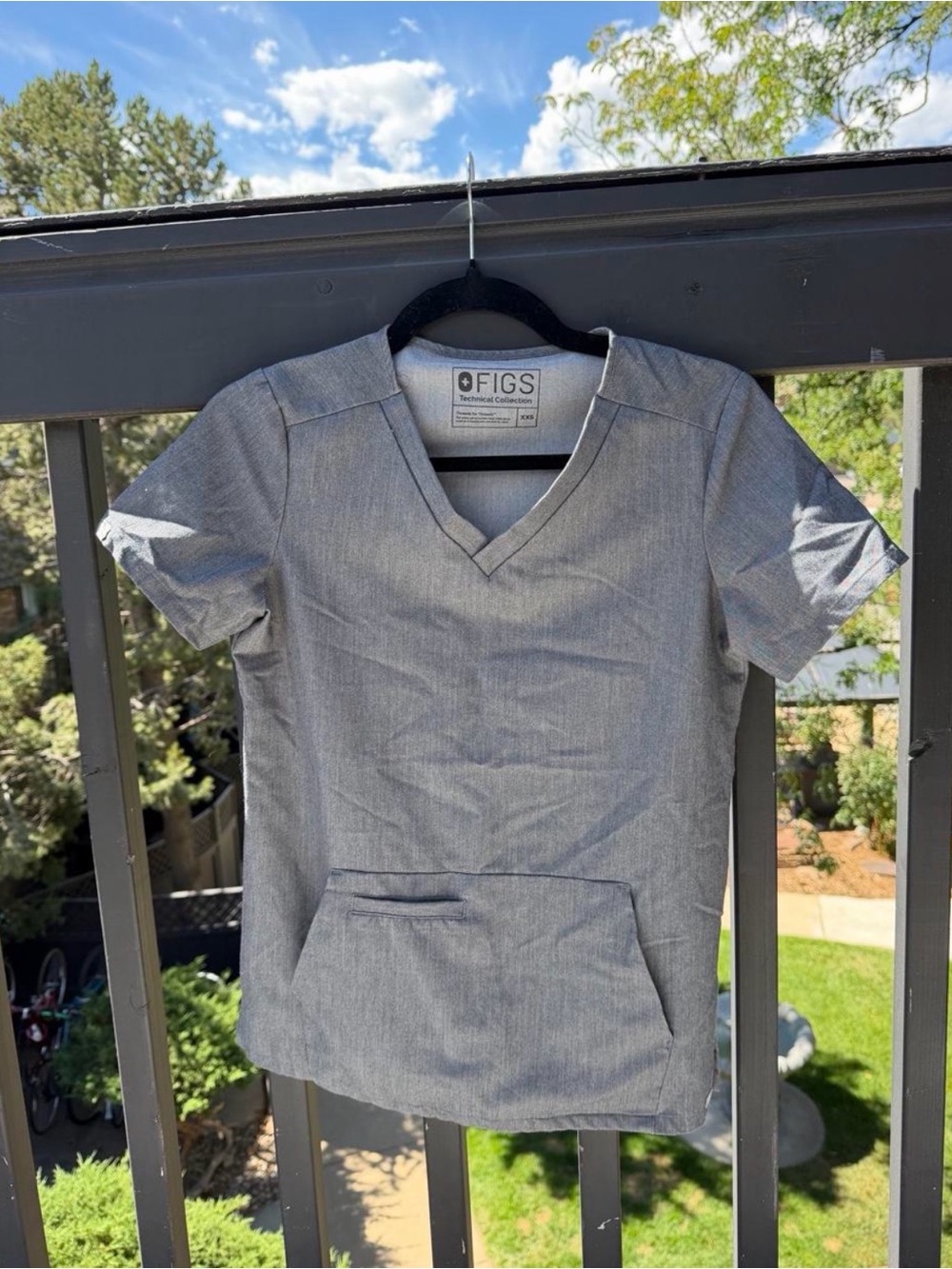 Figs Scrubs Pacora Top in Graphite
